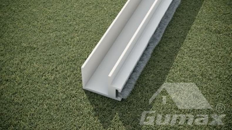 Mat witte tochtstrip met haar Mat witte tochtstrip met haar