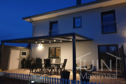 Toit de terrasse moderne de couleur anthracite avec éclairage Gumax® LED