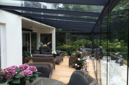 Moderne Gumax® serre aanbouw in mat antraciet van 8,06 x 3,5 meter met glazen dakplaten inclusief Gumax glazen schuifwanden Moderne Gumax® serre aanbouw in mat antraciet van 8,06 x 3,5 meter met glazen dakplaten inclusief Gumax glazen schuifwanden