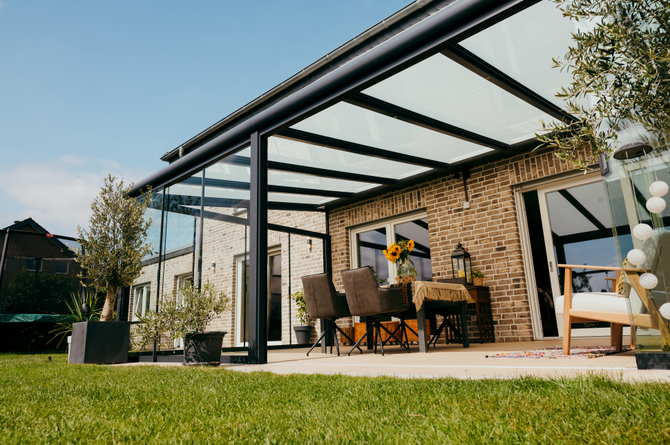 Aluminium of houten terrasoverkapping